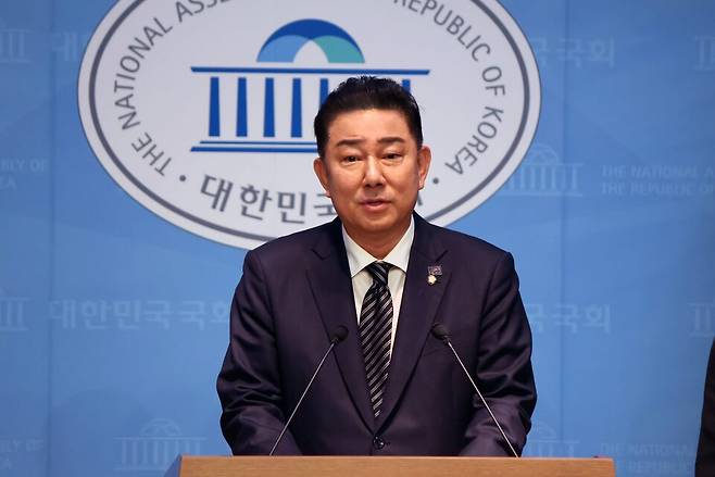 김병기 더불어민주당 의원이 6월5일 서울 여의도 국회 소통관에서 원내대표 출마를 선언하고 있다. ⓒ김병기 의원실 제공