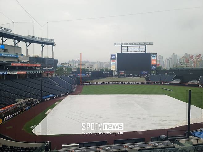 ▲ 먹구름이 많이 끼었다. 14일도 비 예보가 있다 ⓒ 맹봉주 기자