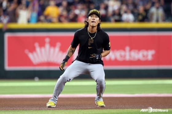 수비훈련을 하는 배지환. /AFPBBNews=뉴스1