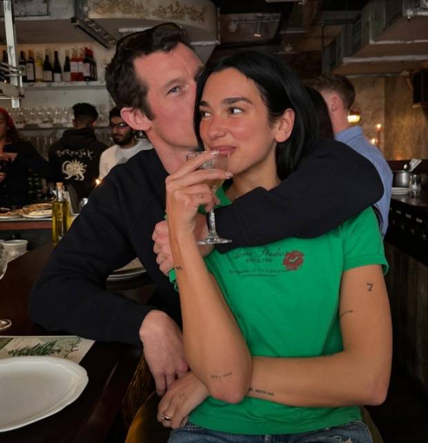 두아 리파 칼럼 터너