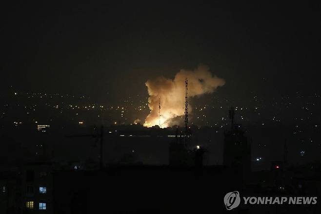 이스라엘 공군, 이란 공습 [AP=연합뉴스. 재판매 및 DB 금지]