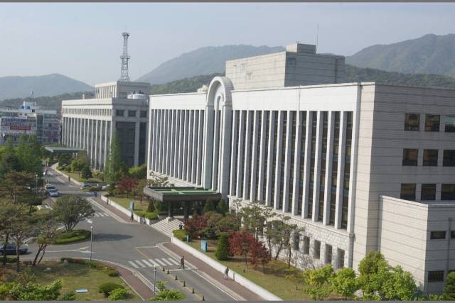 창원지방법원 건물 전경. 부산일보 DB