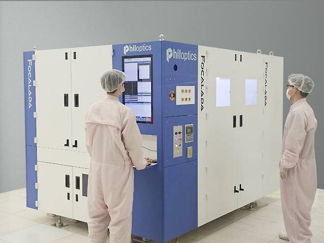 필옵틱스의 TGV 검사장비./필옵틱스 제공