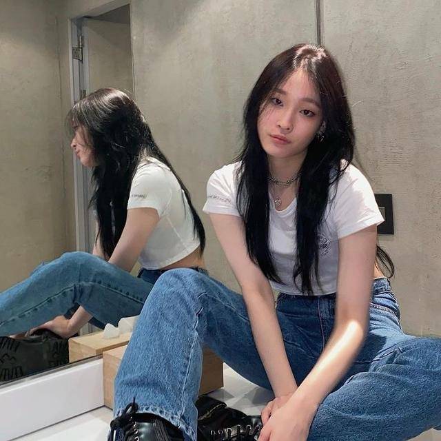 그룹 올데이 프로젝트의 멤버 애니. 애니 인스타그램