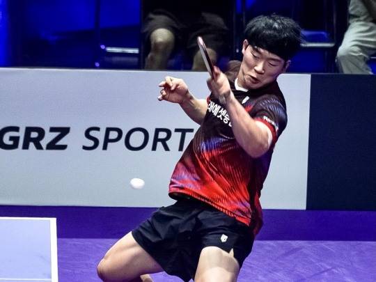 두나무 프로탁구리그 남자부 4강 경기 중인 박규현. 사진[연합뉴스]