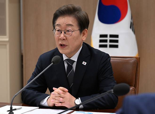 이재명 대통령이 13일 서울 용산 대통령실청사에서 열린 이스라엘-이란 공습관련 대통령실 경제안보 긴급 점검회의에서 발언하고 있다.   2025.06.13 [대통령실사진기자단 김호영 기자]