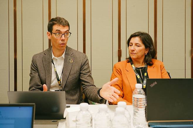 (왼쪽부터) 라울 구에라(Raül Guerra) 카탈루냐관광청 아태지역 담당 국장과 크리스티나 가르가요(Cristina Gargallo) 카탈루냐관광청 해외 총괄 국장 / 사진=카탈루냐관광청