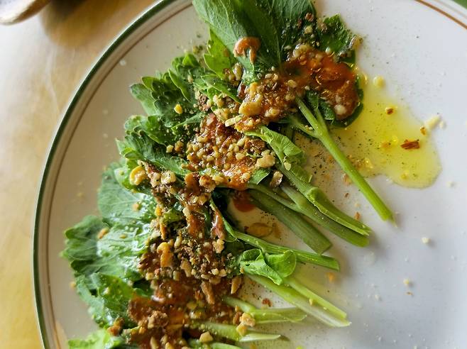 방풍나물 샐러드.