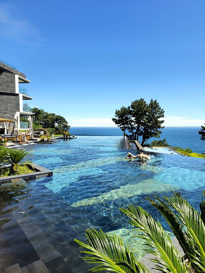 JW메리어트 제주 리조트&스파 인피니트풀.