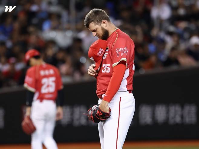 애플러. /사진=웨이취안 드래곤스 SNS