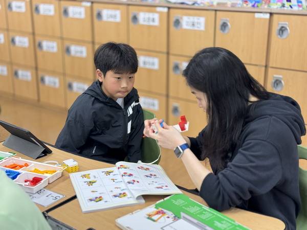 경기공유학교 프로그램 중 하나인 레고 로봇 코딩 수업. /경기도교육청 제공