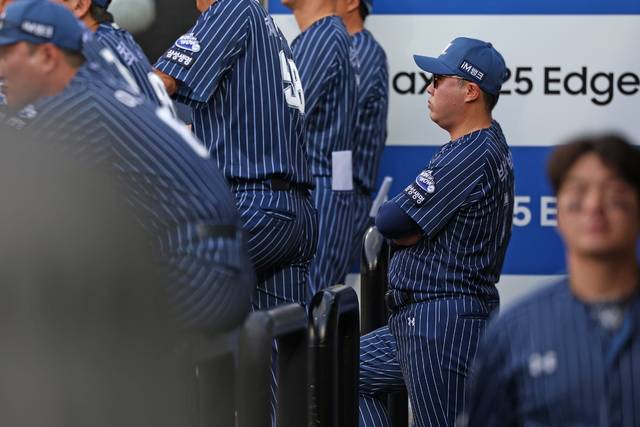 15일 대구 삼성라이온즈파크에서 열린 2025 KBO리그 KT 위즈와 홈 경기에서 박진만 감독이 경기를 지켜보고 있다. 삼성 제공