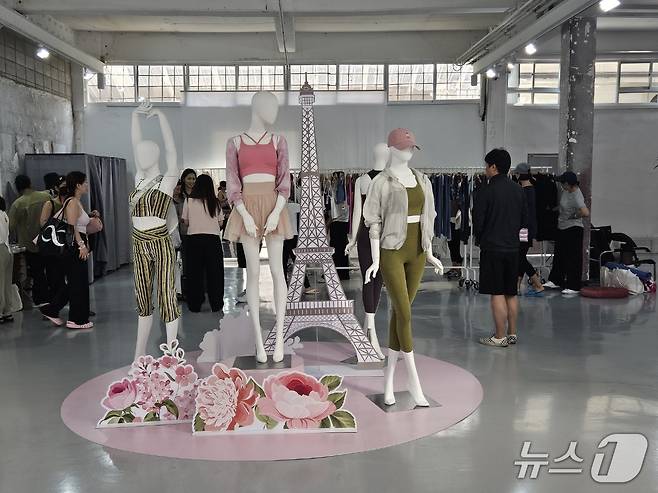 프렌치 프리미엄 애슬레저 브랜드 위뜨는 14일 서울 성수동 일대에서 '2025 위뜨 애슬라이프 페스티벌'을 열었다.ⓒ 뉴스1/김진희 기자.