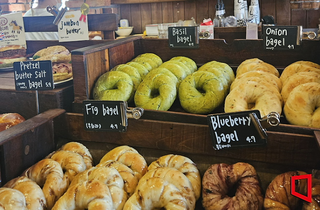 런던베이글뮤지엄 진열대 모습