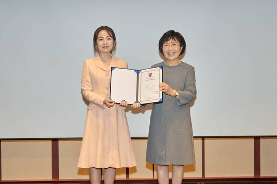 Cui Meiling from China, who tied the enduring aspects of Korean culture with the country’s concept of jeong, won the live vote on Thursday and received a prize valued at 3 million won, including 1.5 million won in cash. [CICI]
