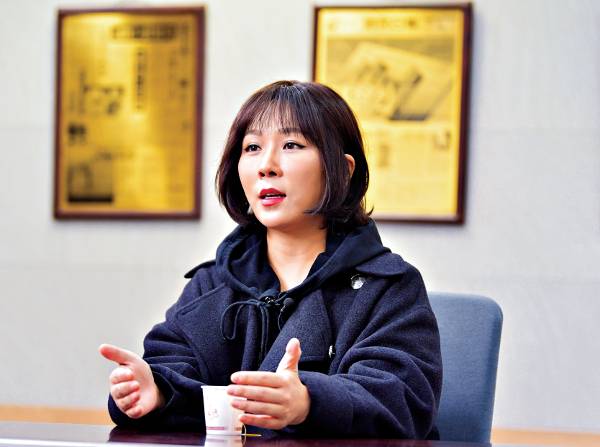 2021년 2월 서울 여의도 국민일보 사옥에서 인터뷰 중인 고 천정은 집사. 그는 당시 코로나19 팬데믹으로 어려움을 겪는 청년들에게 “우리 인생을 하나님께 맡기고 용기를 내보자”고 조언했다. 신석현 포토그래퍼