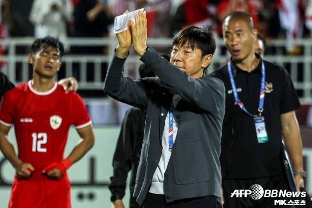 중국 입장에선 신태용 감독은 분명 매력적인 카드다. 아시아 축구에 정통한 그다. 중요한 건 신태용 감독의 선택이다. 중국은 바닥부터 개선시켜야 하는 수준이지만 그들을 바라보는 눈높이는 그렇지 않다. 여러모로 부담이 큰 자리다. 사진=AFPBBNews=News1