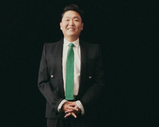 싸이가 버클리 음대 중퇴에도 '강남스타일' 열풍으로 명예 졸업장을 받은 사실이 알려졌다. / 싸이 소셜미디어