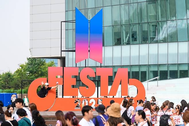 방탄소년단 데뷔 12주년을 맞아 경기도 고양시 일산 킨텍스 제2전시장 9~10홀에서 '2025 BTS 페스타'가 열렸다. 빅히트 뮤직 제공