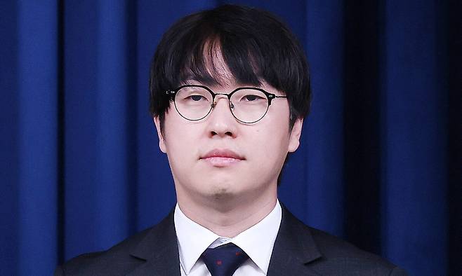 15일 서울 용산구 대통령실 청사에서 열린 인선 관련 브리핑에서 AI 미래기획수석에 임명된 하정우 네이버AI혁신센터장이 참석하고 있다. 뉴스1