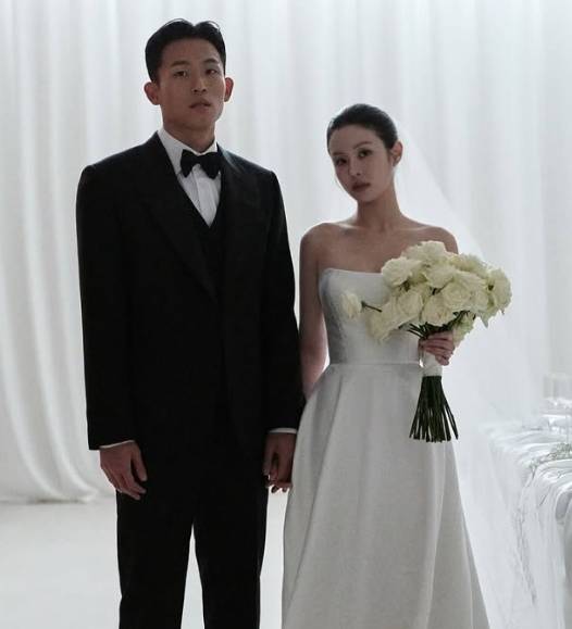 축구선수 정우영(왼쪽)과 이연지씨. 정우영 SNS캡처