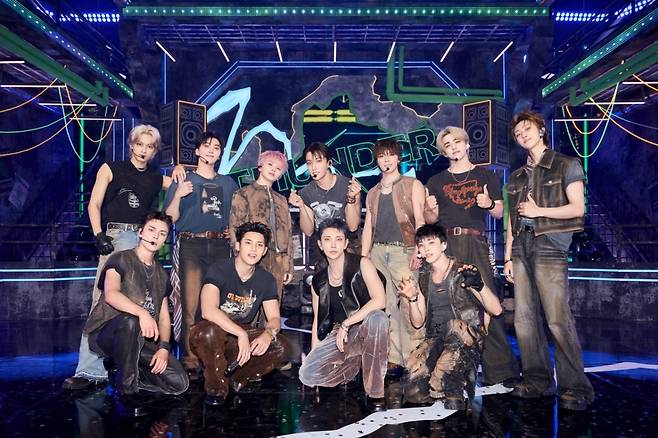 세븐틴 'THUNDER' 음악방송 7관왕