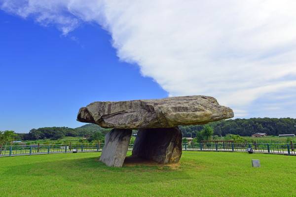 강화군은 강화고인돌 광장을 전면 개방한다고 알렸다. <인천 강화군 제공>