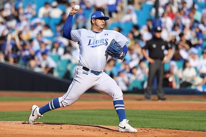 지난 14일 대구 삼성라이온즈파크에서 열린 '2025 신한 SOL 뱅크 KBO리그' 삼성 라이온즈와 KT 위즈 경기 선발투수로 나선 후라도. <삼성 라이온즈 제공>