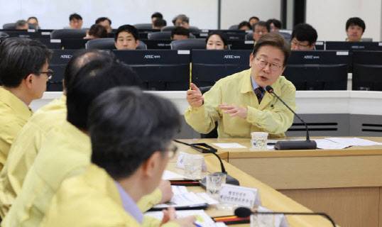 이재명 대통령이 지난 12일 서울 서초구 한강홍수통제소에서 장마철을 앞두고 대비 현장 점검 회의를 주재하고 있다.(사진=연합뉴스)