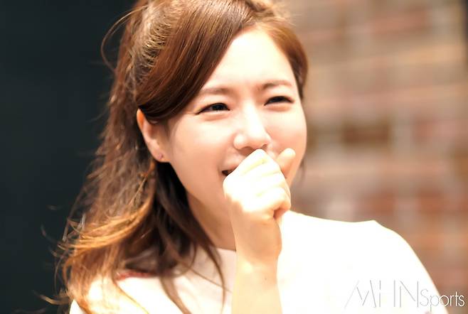 LPBA 한주희가 인터뷰에 응하고 있다