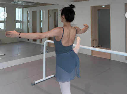 출산 약 50일 만에 늘씬한 몸매를 되찾은 듯한 손담비는 발레, 필라테스로 몸매 관리하는 것으로 알려졌다. [사진=SNS]