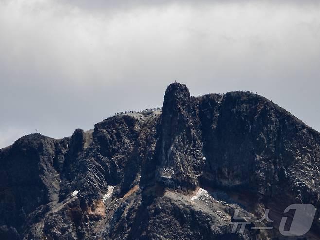 지난 12일(현지시간) 백두산 천지의 북한령인 동파지역의 모습. (공동취재) 2025.6.15/뉴스1 ⓒ News1 황기선 기자