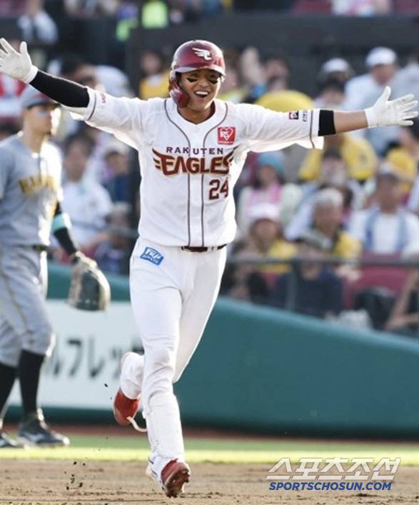연장 12회말 끝내기 안타를 터트린 구로카와가 환호하는 모습. 라쿠텐은 한신을 상대로 14~15일 연속 끝내기 승을 거뒀다. 사진캡처=라쿠텐 이글스 SNS