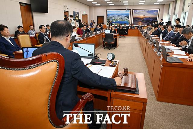 국회는 지난 2023년 제정된 '전세사기 피해자 지원 및 주거 안정에 관한 특별법'의 특례 기한을 2년 연장하는 개정안을 통과시켰지만, 실질적인 해결책은 여전히 요원하다. /배정한 기자