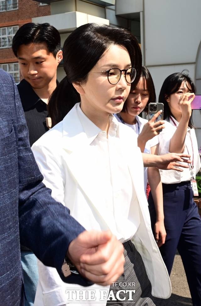 '김건희 특검'이 출범 준비 중인 가운데, 김건희 여사가 16일 서울아산병원에 입원한 것으로 확인됐다. /임영무 기자