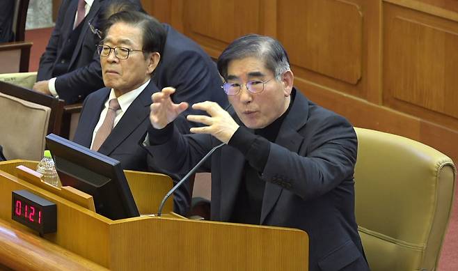 지난 1월 김용현 전 국방부 장관이 헌법재판소에서 열린 윤석열 대통령 탄핵심판 4차변론에 증인으로 출석해 발언하고 있다./뉴스1