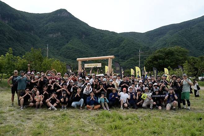 코오롱스포츠가 지난 12일부터 14일까지 울릉도에서 진행한 아웃도어 이벤트 ‘다이브 인투 울릉(DIVE INTO ULLEUNG)’을 성공적으로 마무리했다고 16일 밝혔다. ⓒ코오롱FnC