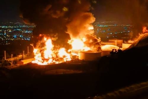 이스라엘 하이파의 정유소를 타격한 이란 / X @MOSSADil 영상 캡처