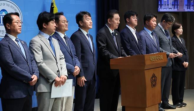 원내대표단 인선 발표하는 김병기 원내대표 사진=연합뉴스