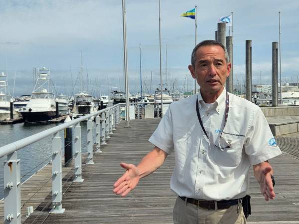 요코하마 베이사이드 마리나 타케아키 사카모토 경영전략 담당 총괄부장이 마리나 시설에 대해 설명하고 있다. 요코하마=박호걸 기자