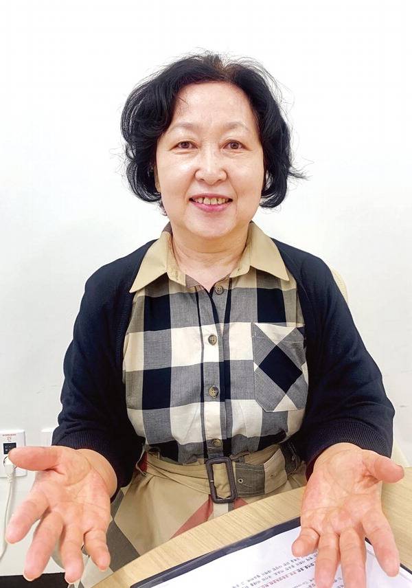 김윤숙 금정구 육아종합지원센터장이 자원순환의 중요성을 알리는 프로그램에 대해 이야기하고 있다. 김미희 기자