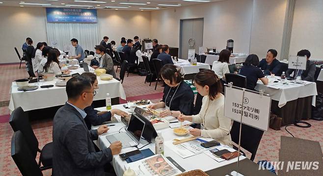 일본 도쿄와 오사카에서 열린 '2025년 경기북부 일본 시장개척단' 현지 상담 모습.&nbsp; 경과원 제공