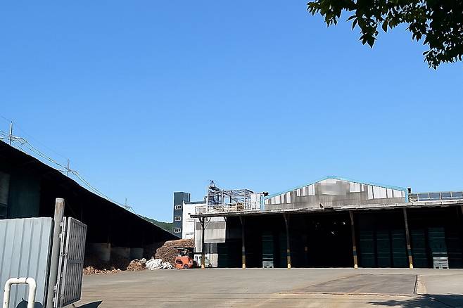 지난 4일 경남 창원 진해마천산업단지의 한 주물공장 외부가 텅 비어 있다.  창원 이윤식 기자