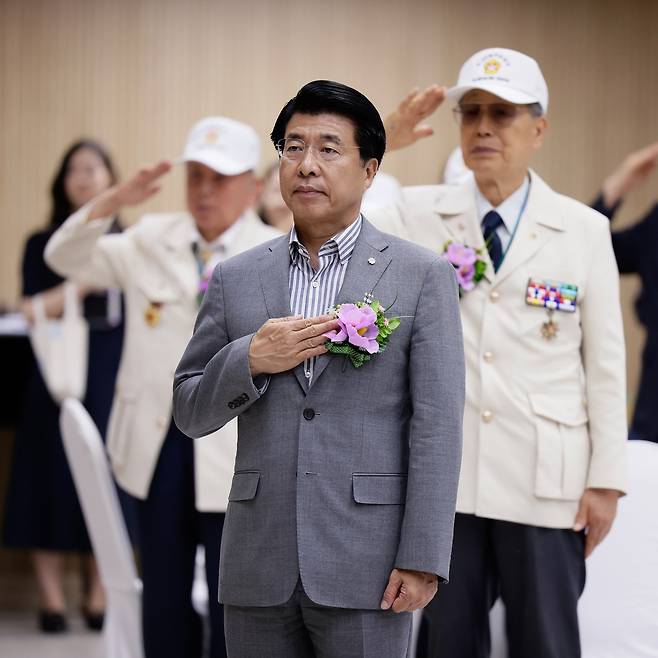 서강석 송파구청장 국기에 대한 경례