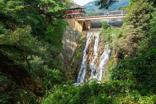 의림지 용추폭포