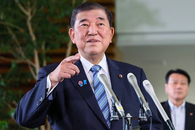 북한은 이시바 시게루(사진) 일본 총리가 검토 중인 태평양전쟁 전후 80주년 메시지와 관련 “일제의 피비린 행적이 집중조명되는 패망 80년의 분기점에서 역사를 직시하고 과거를 청산하는 것은 전범국 일본이 시대와 인류 앞에 지닌 회피할 수 없는 도의적 책임이며 국제법적 의무”라고 지적했다. [AFP]