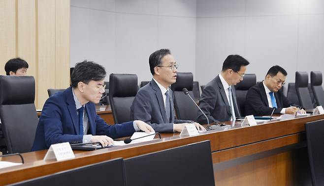 이형일 기획재정부 장관 직무대행 1차관이 16일 오후 정부세종청사 중앙동에서 열린 ‘제48차 물가관계차관회의’를 주재, 모두발언을 하고 있다. [기획재정부 제공]