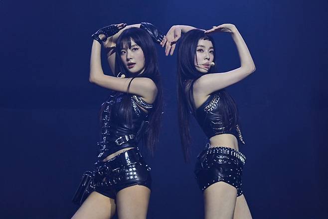 2020년 데뷔한 레드벨벳-아이린&슬기는 그해 첫 번째 미니앨범 '몬스터'를, 올해 5월 두 번째 미니앨범 '틸트'를 발매했다. SM엔터테인먼트 제공