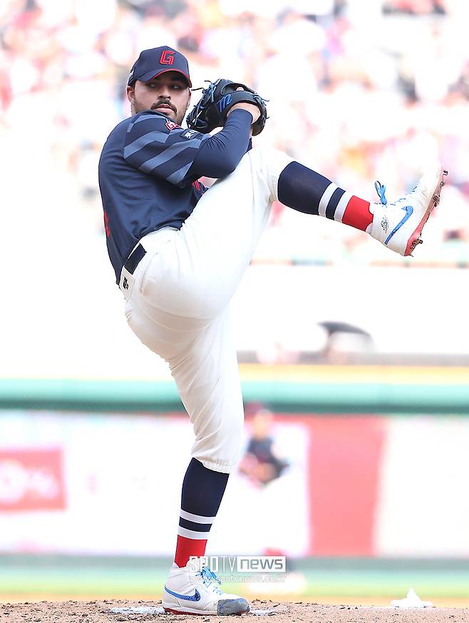 ▲ 감보아는 KBO리그 역사상 가장 빠른 공을 던지는 좌완 선발 투수다 ⓒ곽혜미 기자
