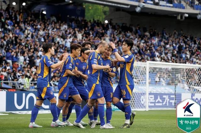 울산HD 선수단. /사진=한국프로축구연맹 제공